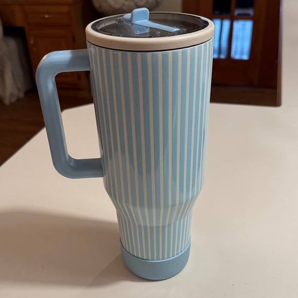 HydroJug Light Blue and White Striped Mug - Picture 3 of 4